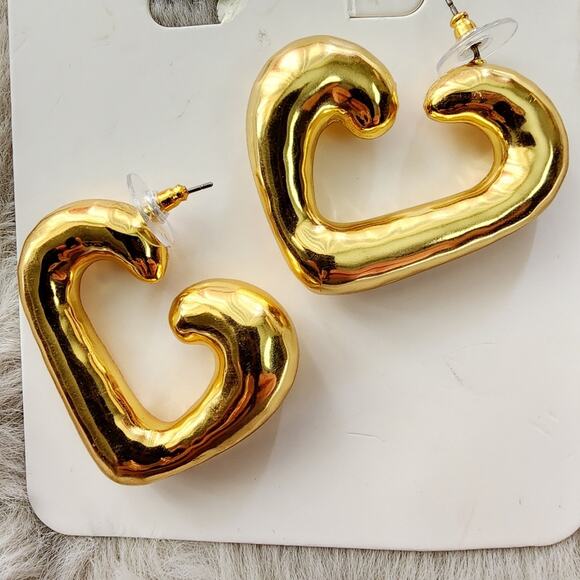 NEW J. Crew Gold Heart Hoop Chunky Lightweight Earrings - Picture 7 of 8